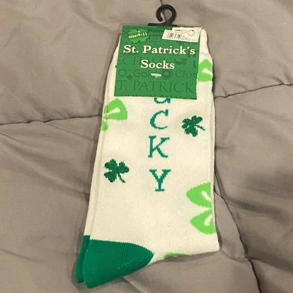 NWT Saint Patrick's Day‎ Lucky Green and White Holiday High Socks